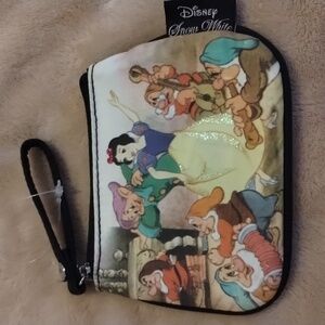 Disney  Snow White and Dwarfs Earbuds / Coin Pouch